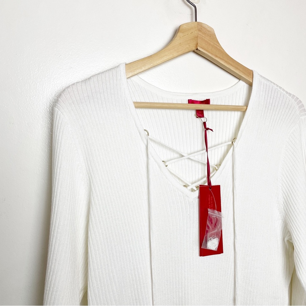 NWT Jennifer Lopez 2X White Ribbed Lace-Up Sweater Tunic Top Plus Size - Picture 4 of 9